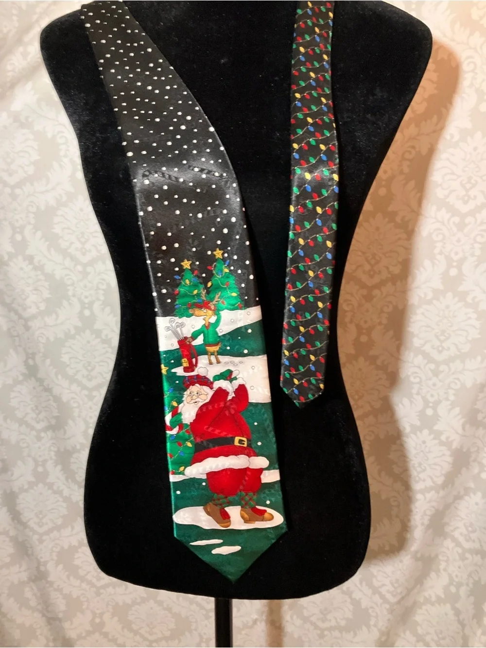 Yule Tie Greetings santa golfing